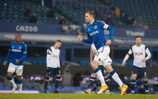 萨卡正是在 萨卡正是在